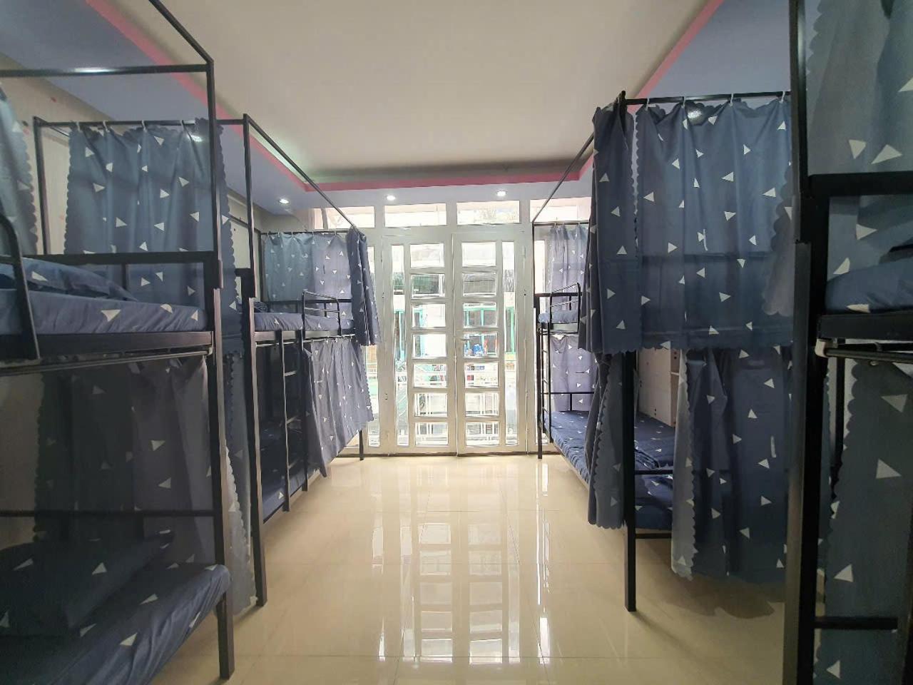 Ở trọ Sen Alley *